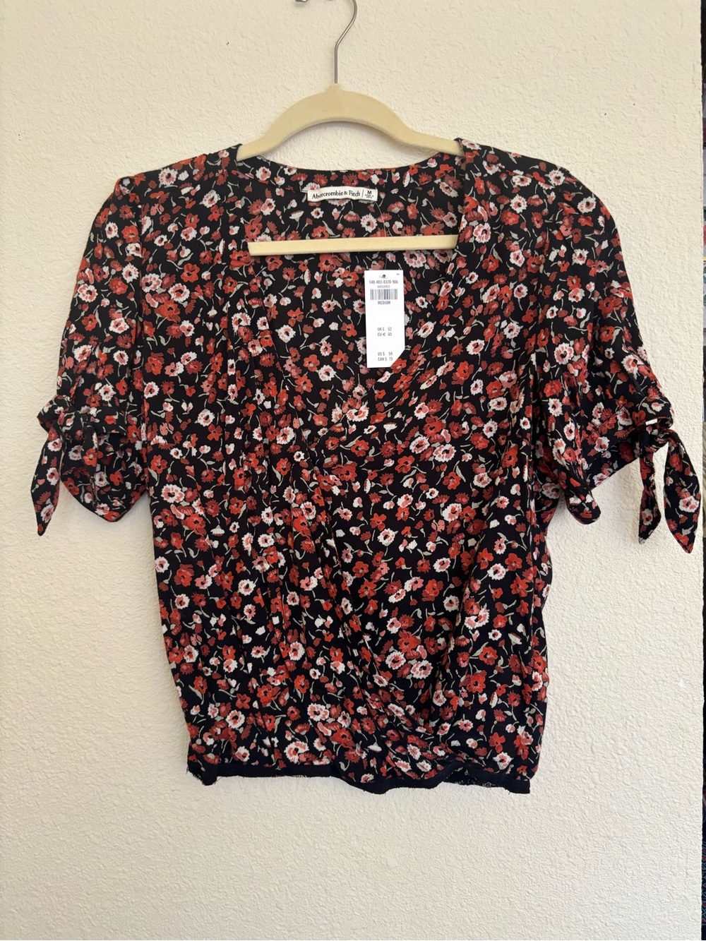 Abercrombie & Fitch Black Floral Tie-Sleeve V-Neck Blouse